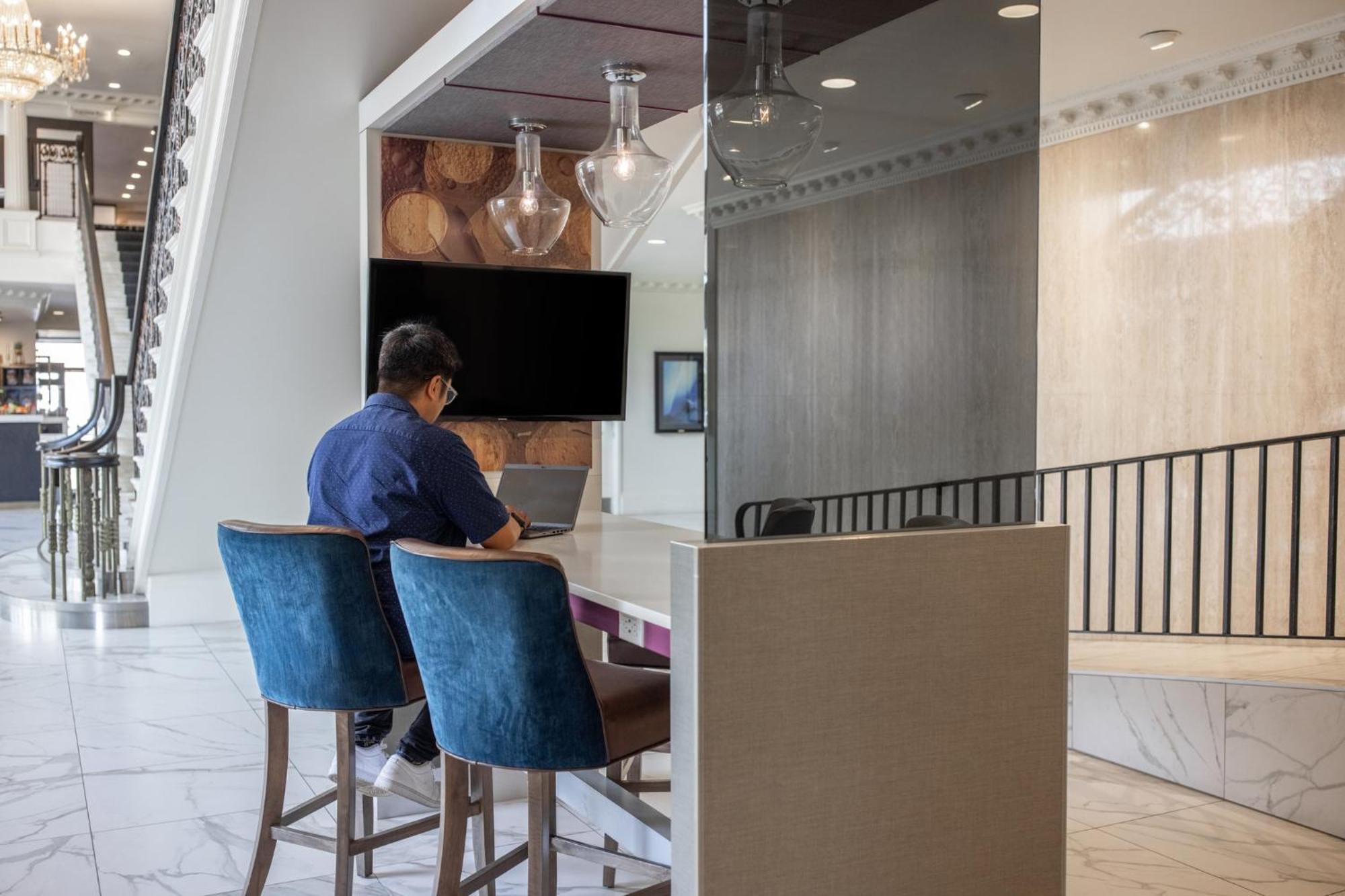Crowne Plaza Fredericton Lord Beaverbrook By Ihg Esterno foto