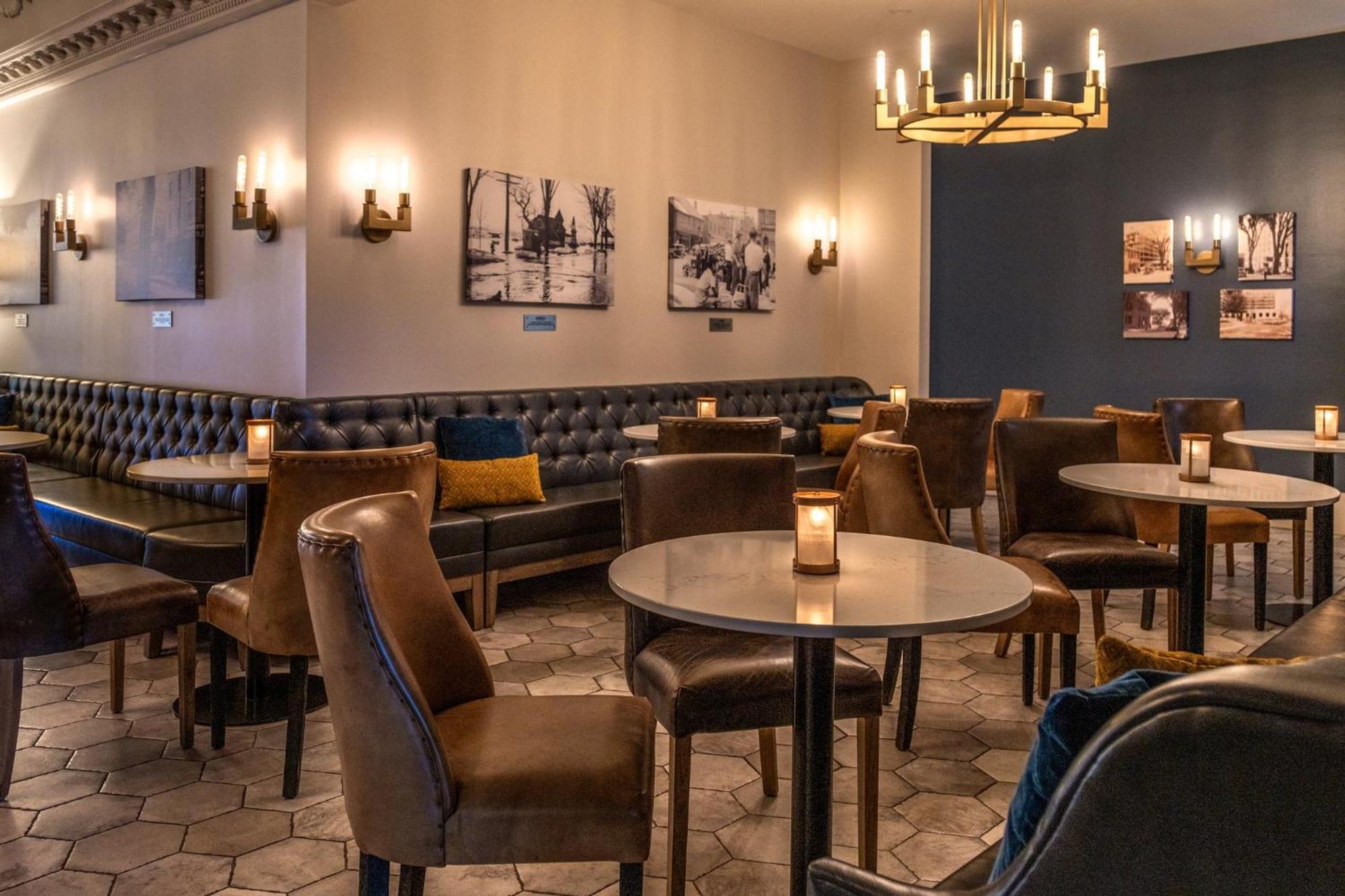 Crowne Plaza Fredericton Lord Beaverbrook By Ihg Esterno foto
